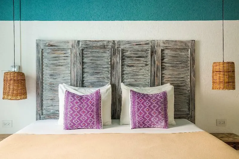 Selina Playa Del Carmen Hostel